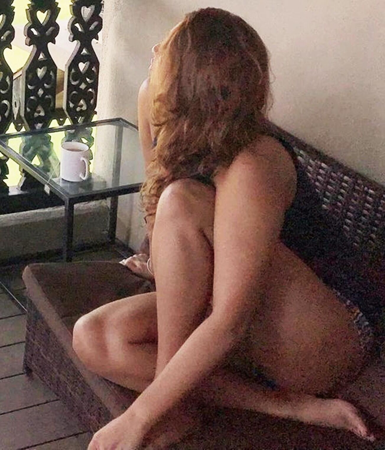太ももとおいしい足の熱いセクシーな足