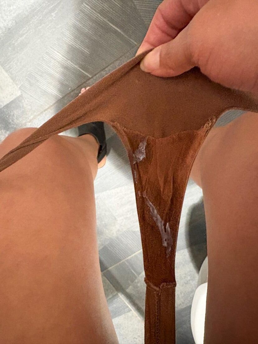 Naughty wife Nikki pics from the office 