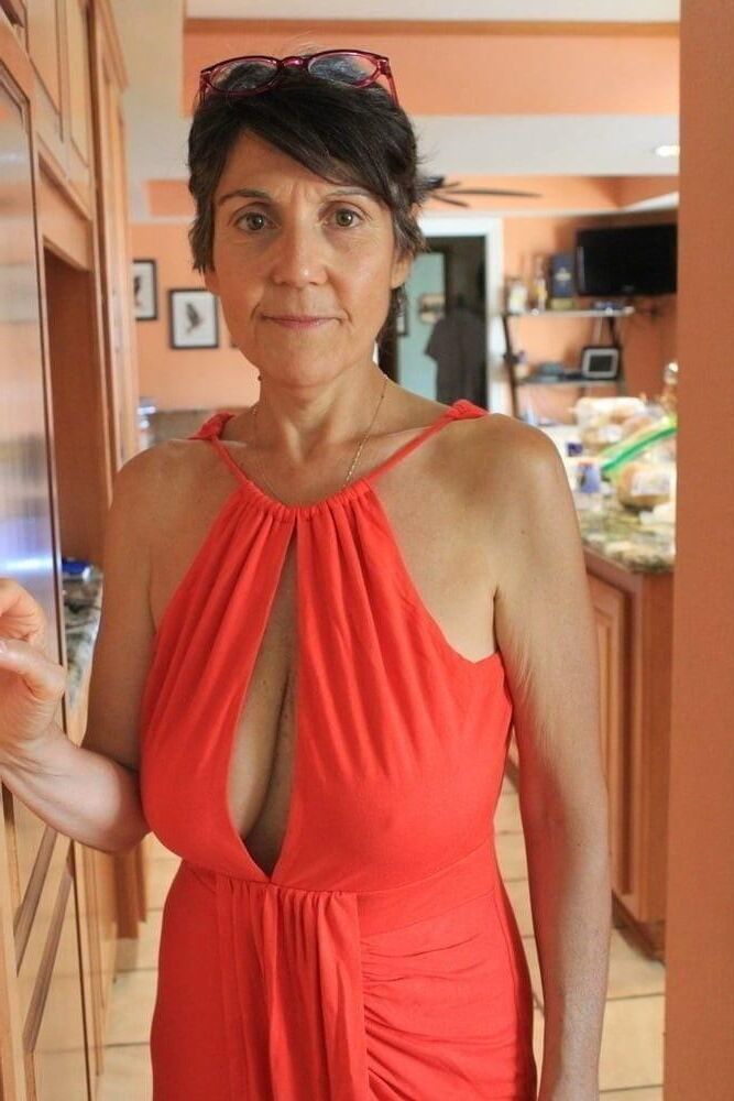 Older Women Make Me Hard ()