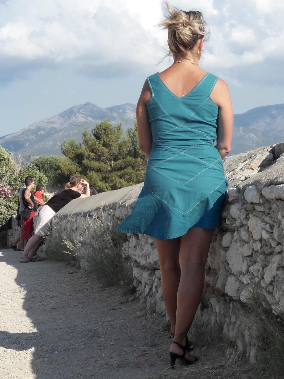 Lisa se Promene sans cullotte en corse