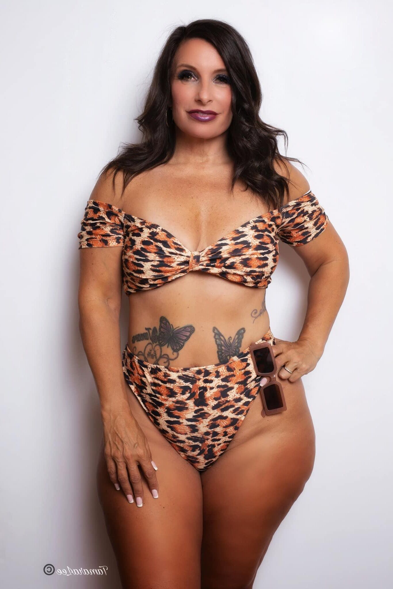Tamara Big Ass Curvy Horny Brunette Mature Wife Mixed Hot Shots