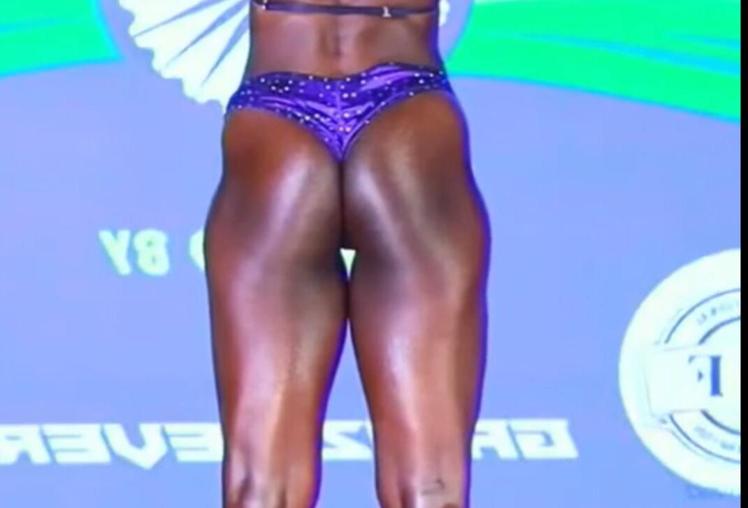 Jenny . Blue kini