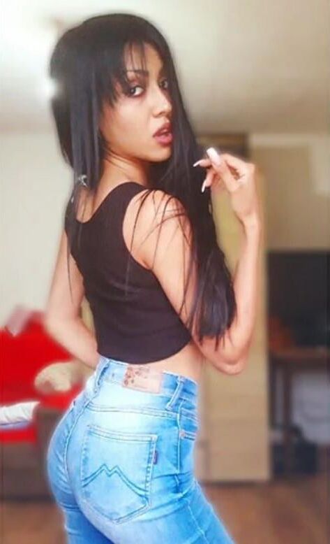Serbian tight gypsy girl Maja tesna i uska cigancica