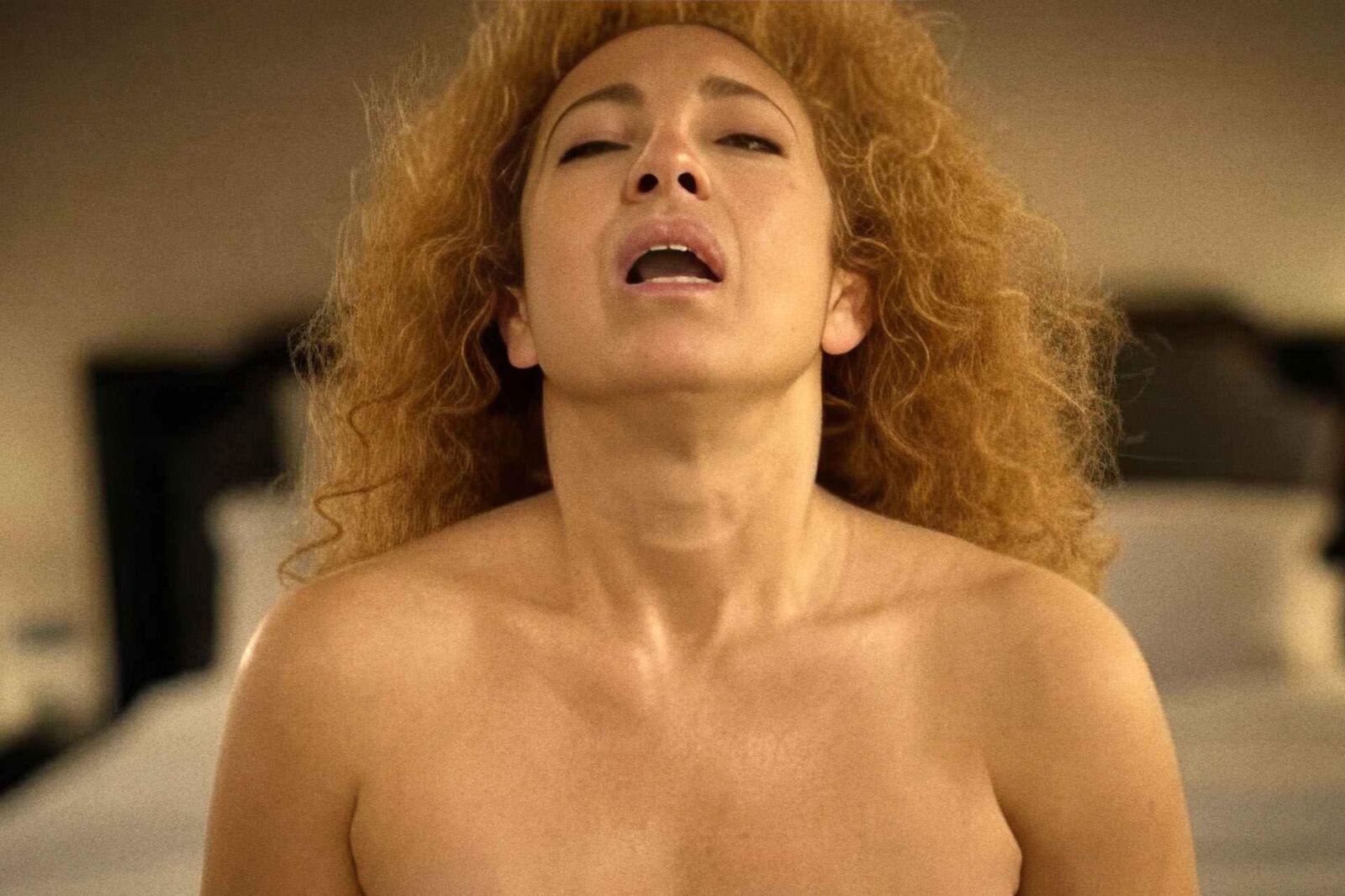 Alex Kingston hermosa agonía
