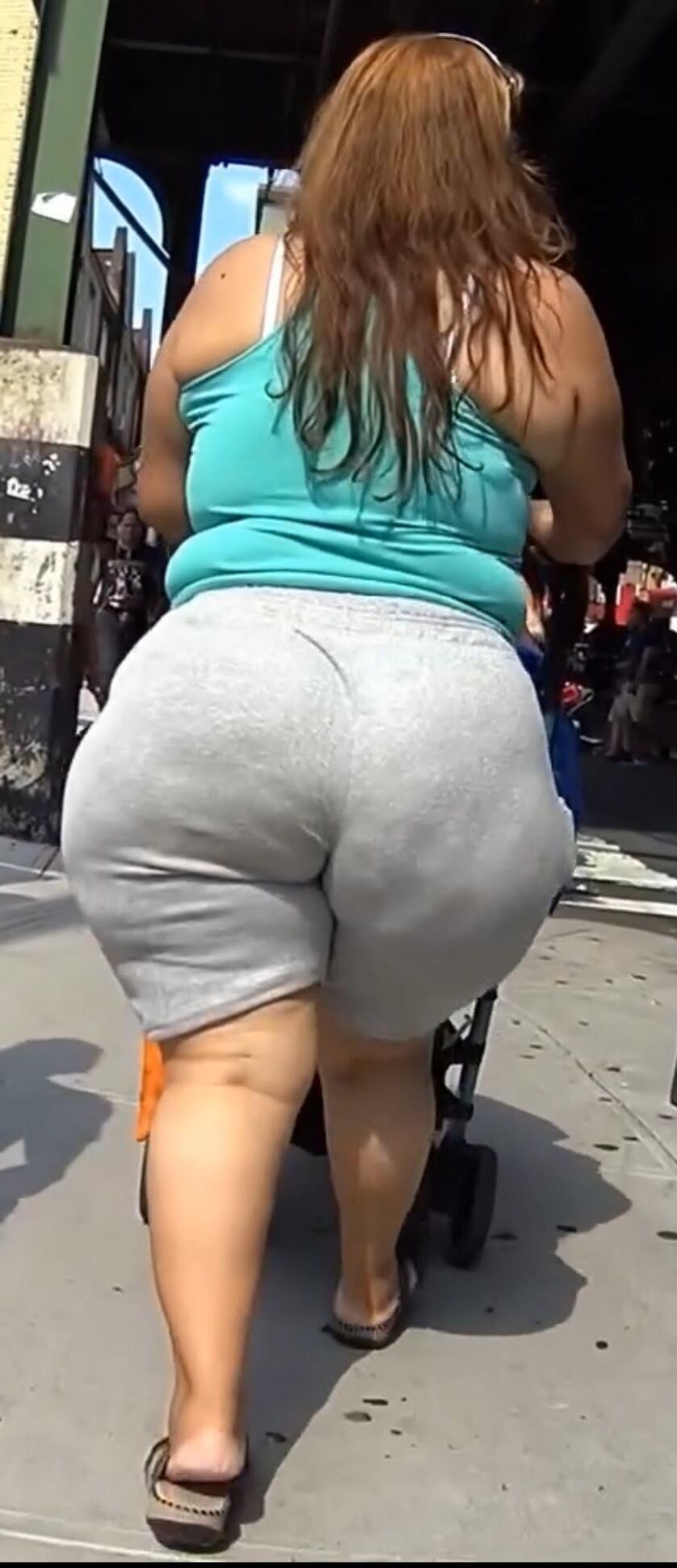 Thick BBW MILF Latina with Fatass and VPL Candid