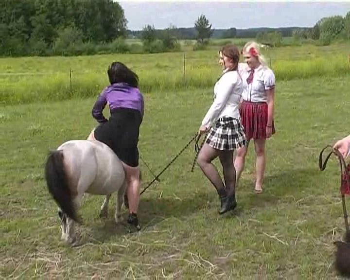 PONY RIDING 