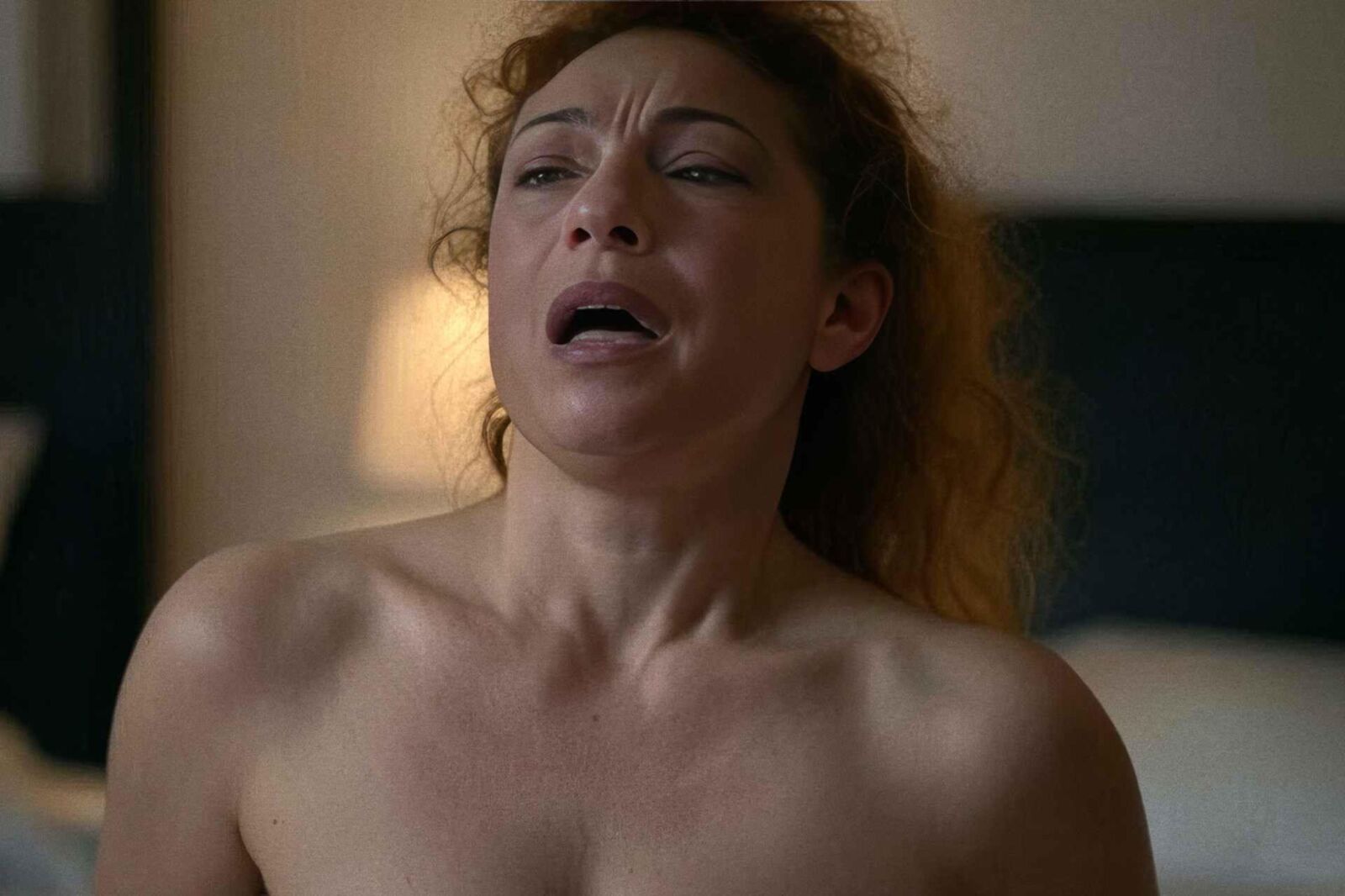 Alex Kingston hermosa agonía