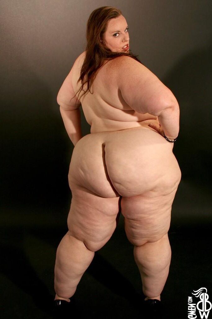 Ass Queen: BBW Gwen