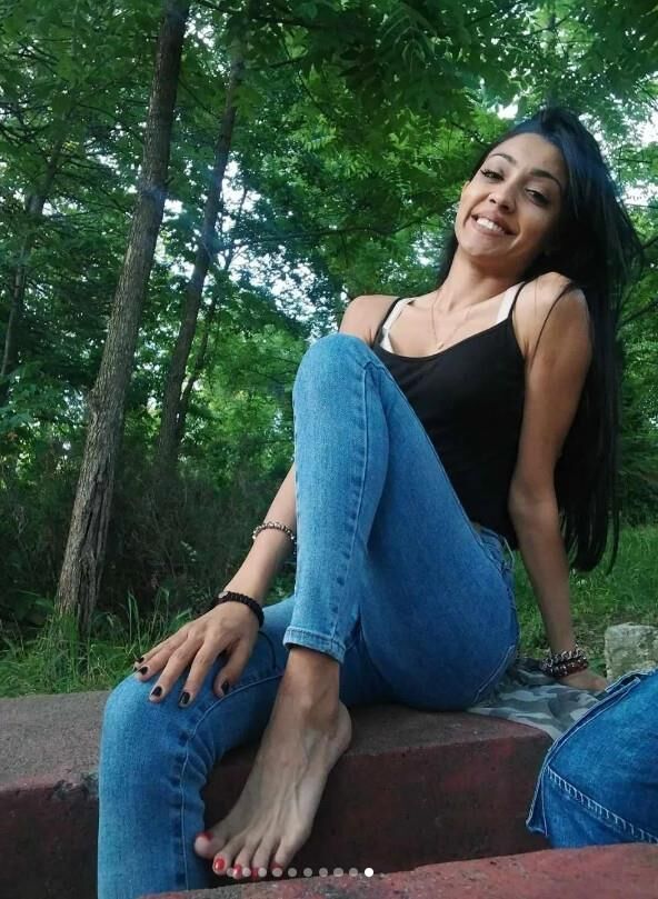Serbian tight gypsy girl Maja tesna i uska cigancica