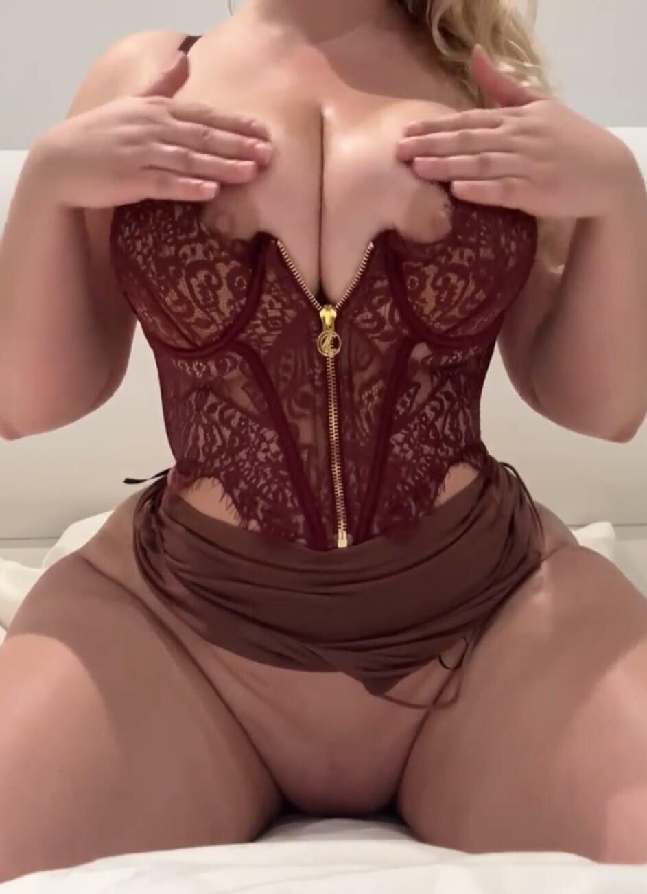Sexy big tits