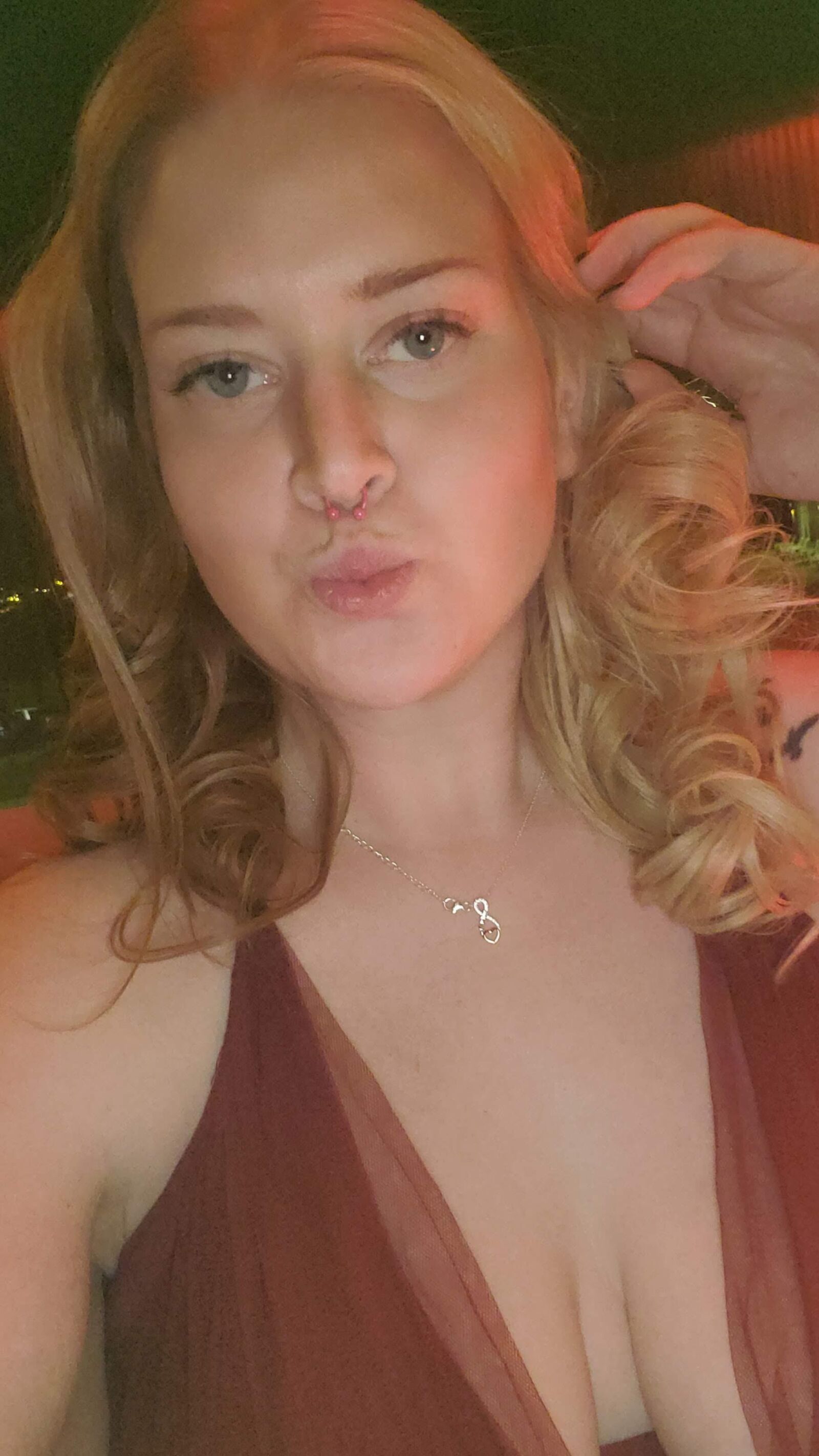 WebSlut Lauren expuso