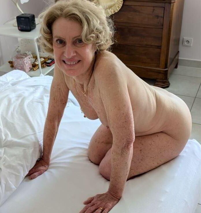 French wife with an ass