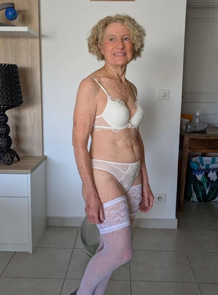 French wife with an ass