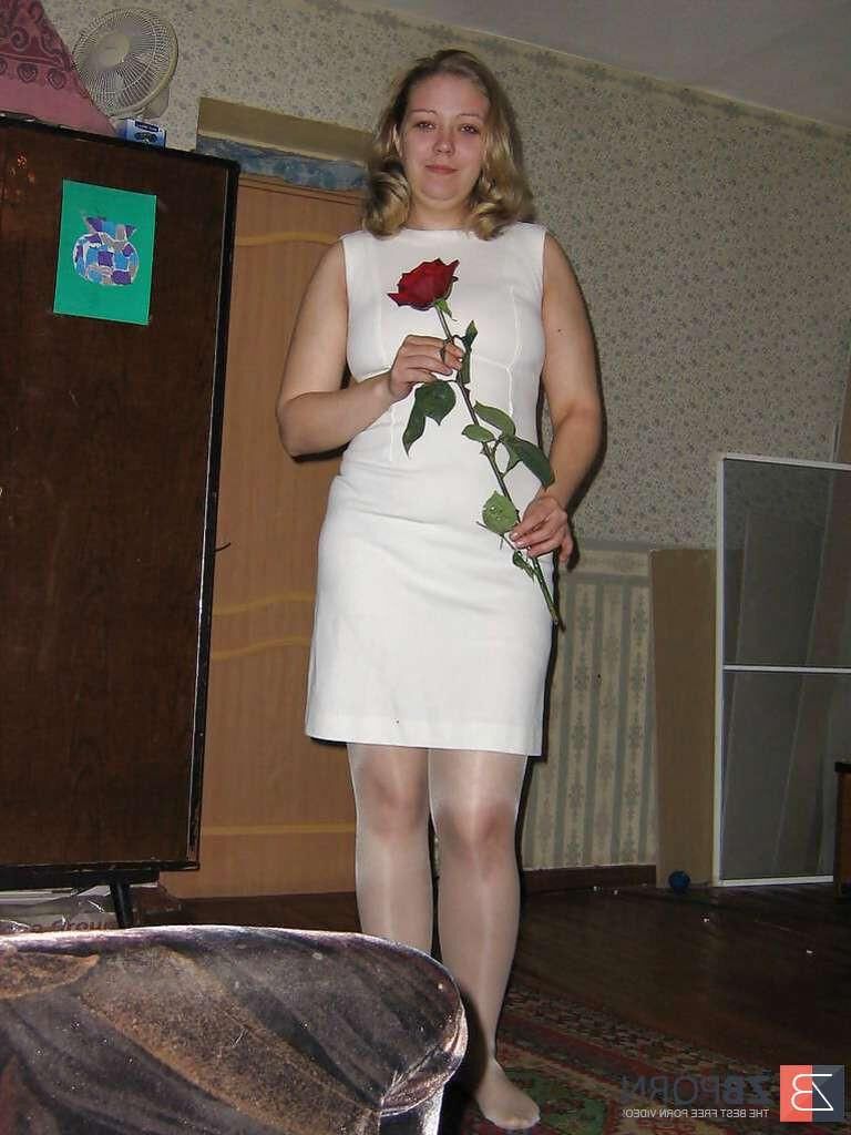 Teacher Anyuta from Velikiy Novogrod in Russa used to be naked