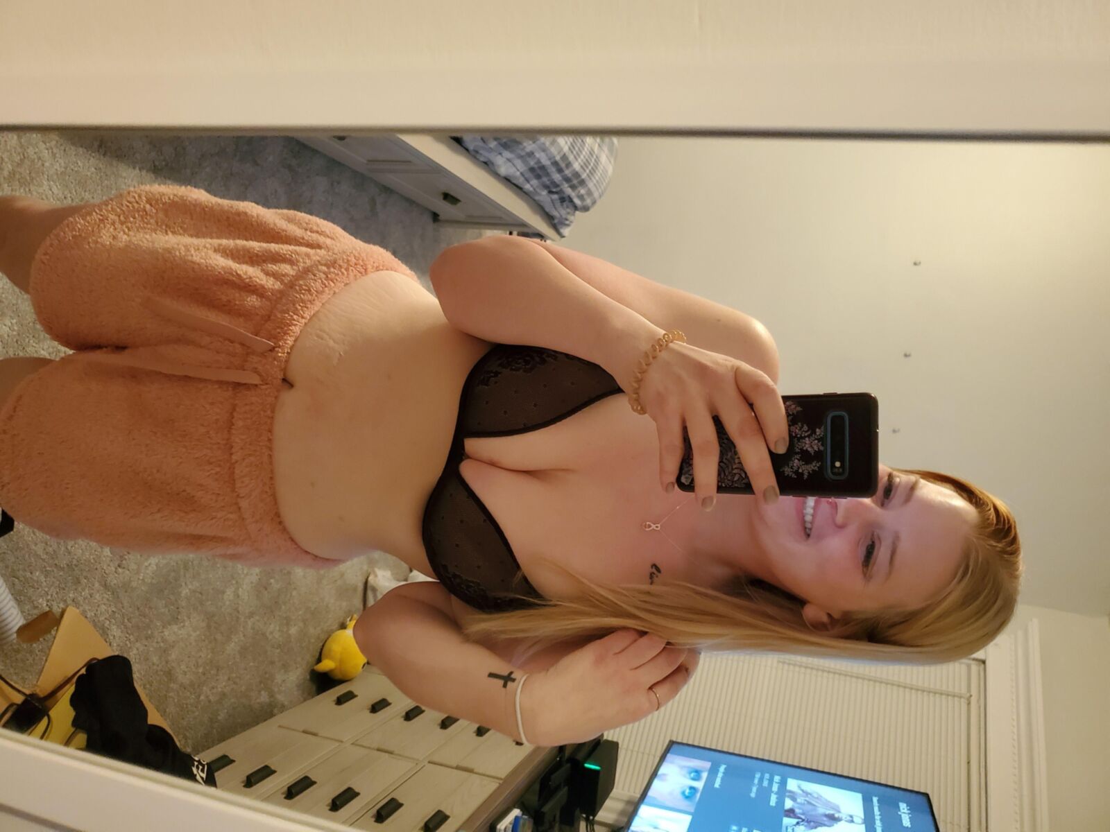 WebSlut Lauren expuso