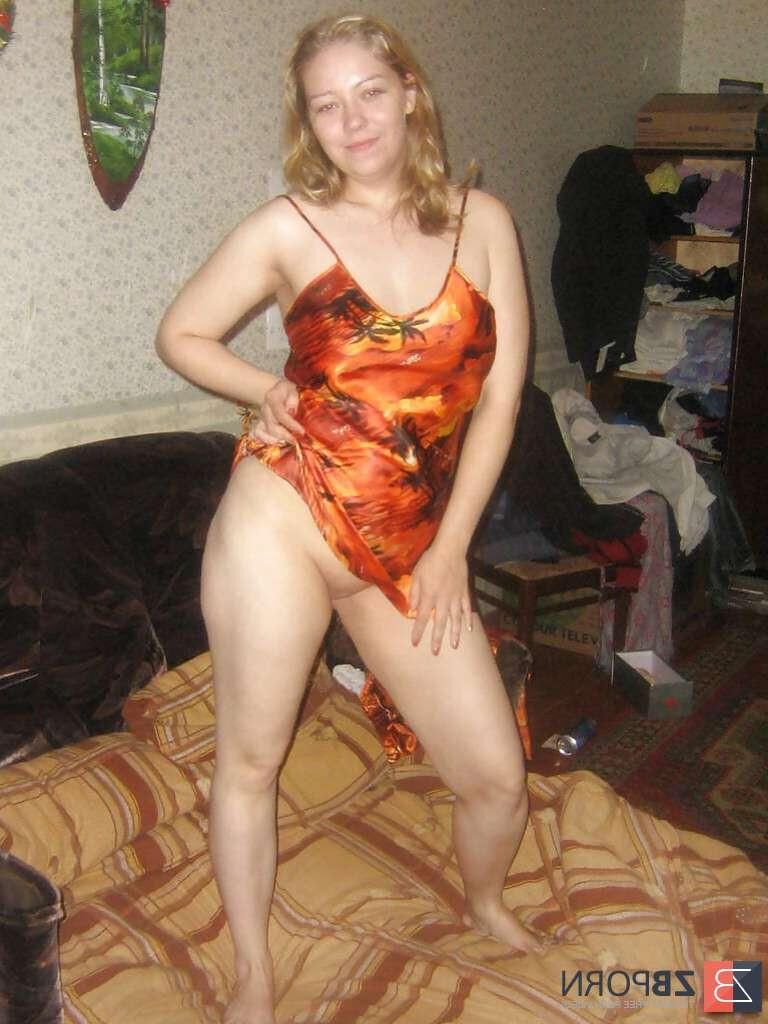 Teacher Anyuta from Velikiy Novogrod in Russa used to be naked