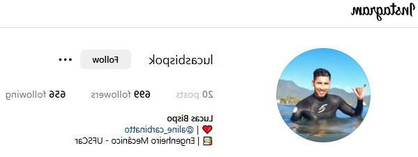 Шлюха тонкая белая латина Алин показывает, что ее киска выставлена