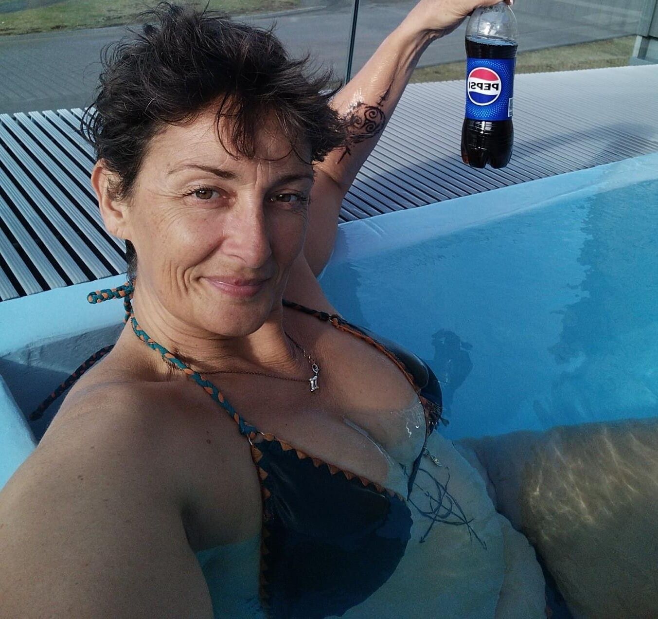 Puta francesa milf tetas grandes krystel bonne milf gros nichons