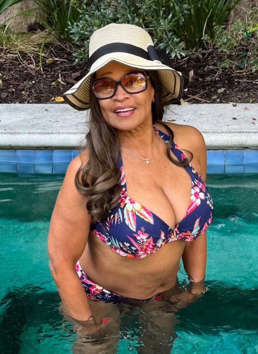 JAHRE ALTES FIT GILF und ihre hübschen Füße