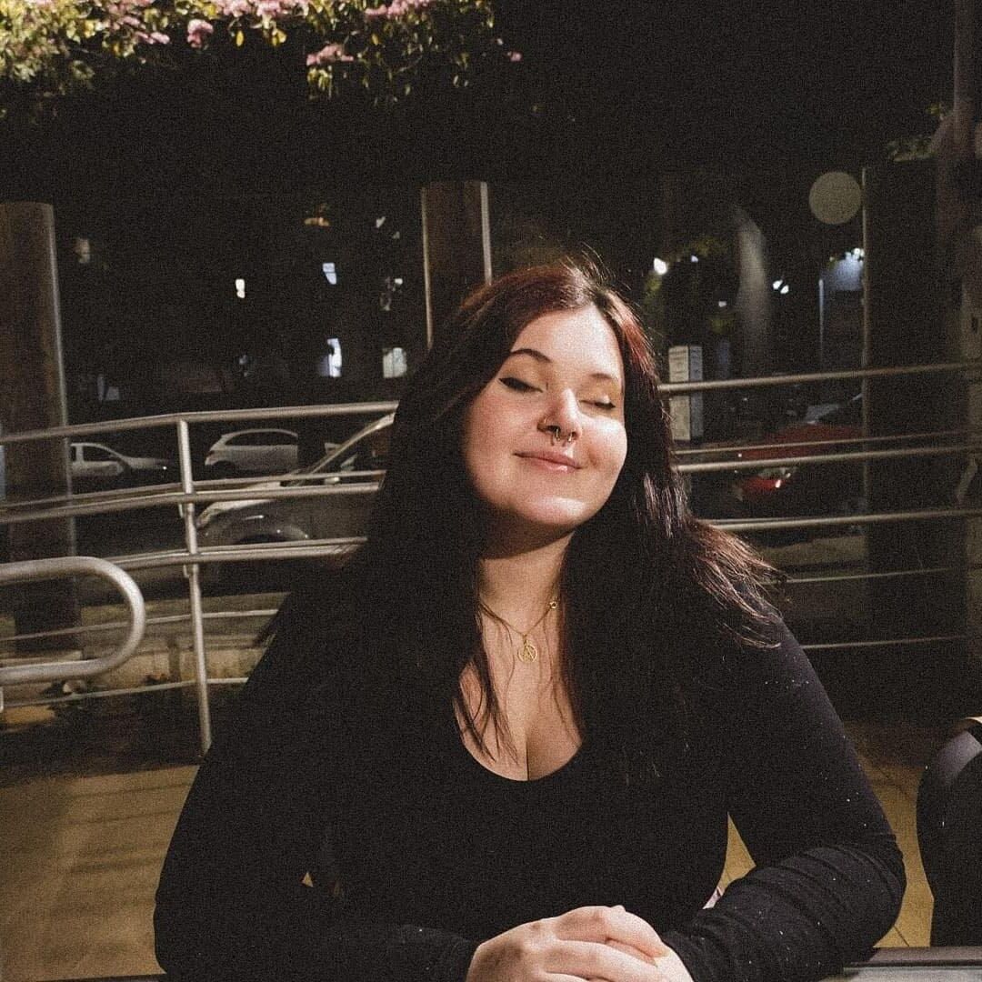Pig feo gordo Julia con sus tetas, coño y panza gorda expuesta
