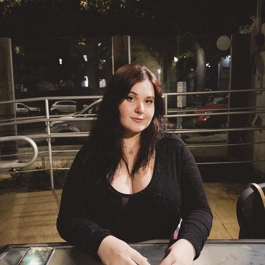 Pig feo gordo Julia con sus tetas, coño y panza gorda expuesta