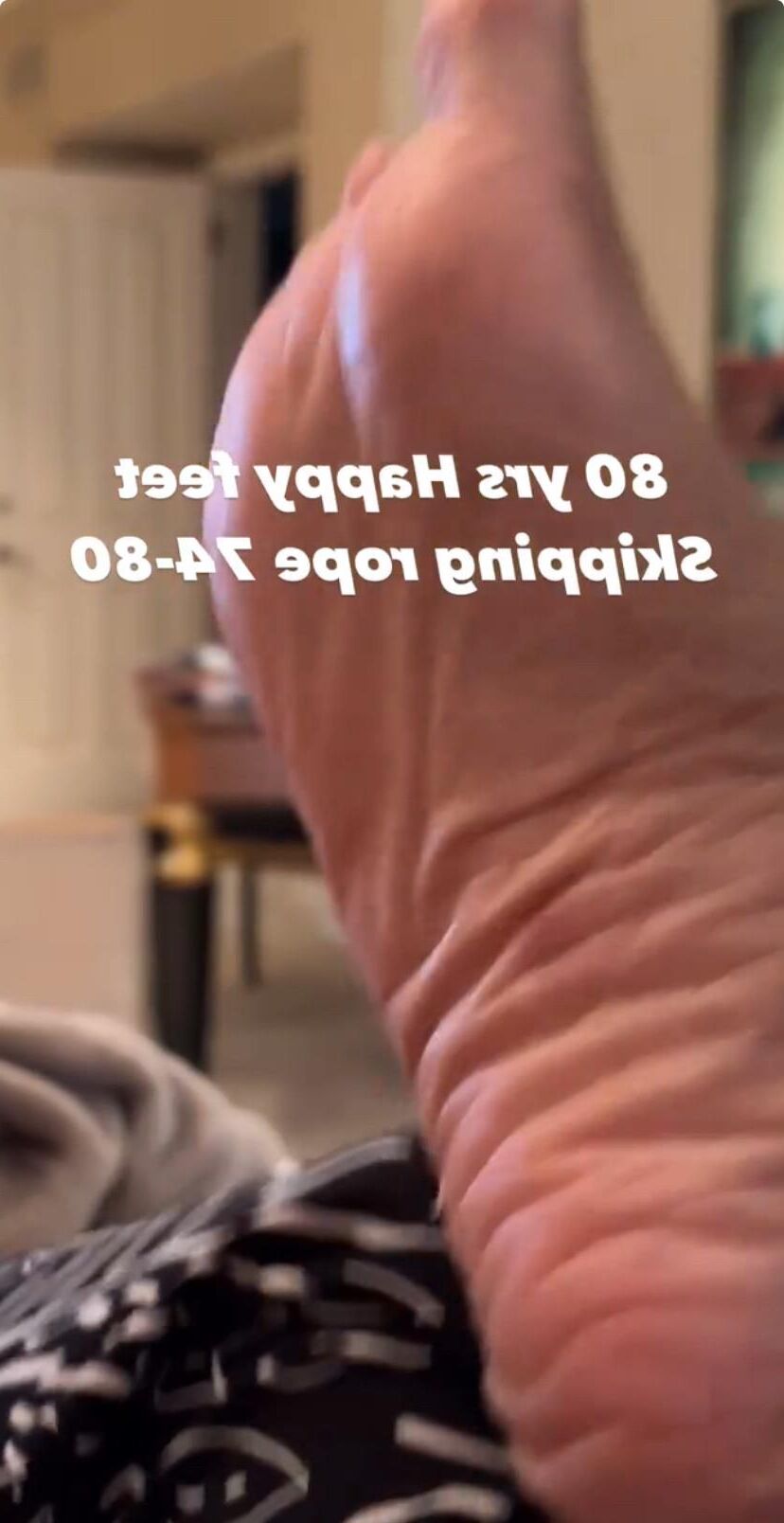 JAHRE ALTES FIT GILF und ihre hübschen Füße