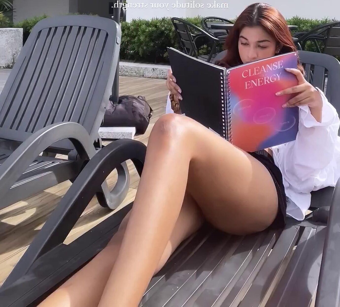 熱いおいしい太い太ももとセクシーな足