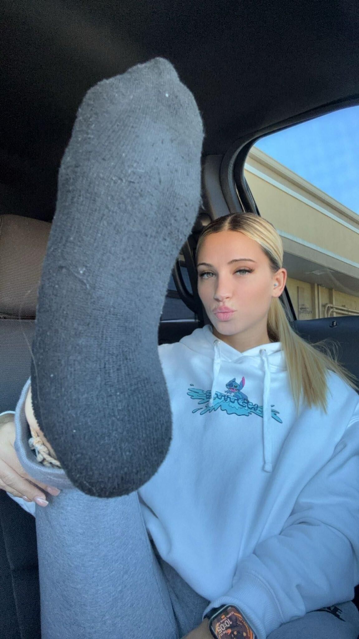 Queen J Blonde Dom