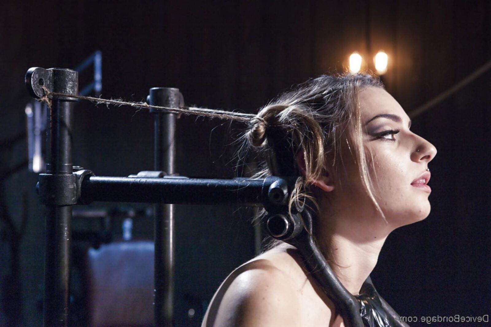 Modelo de bondage de missy measks