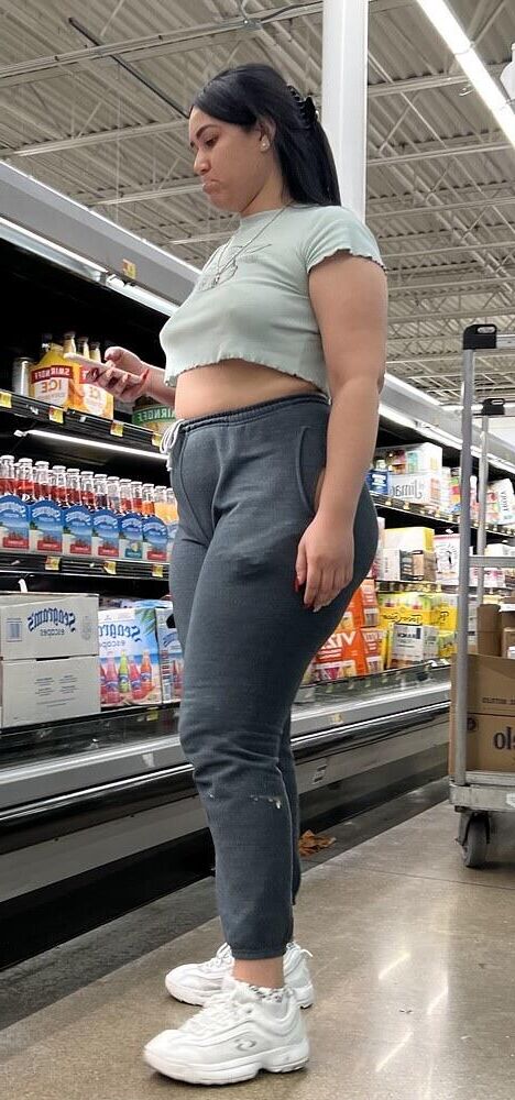 Sandid Big Ass Latina em Sweats