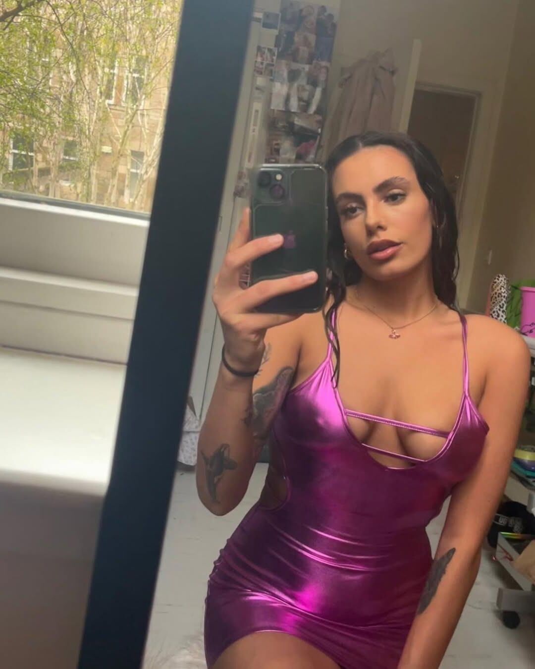 Slutty Tns in wet looks and leather outfits