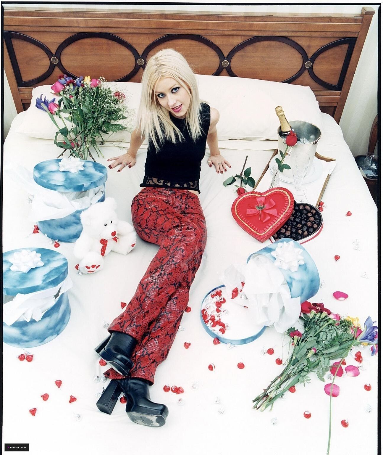 Christina Aguilera Hot FHM Photoshoot