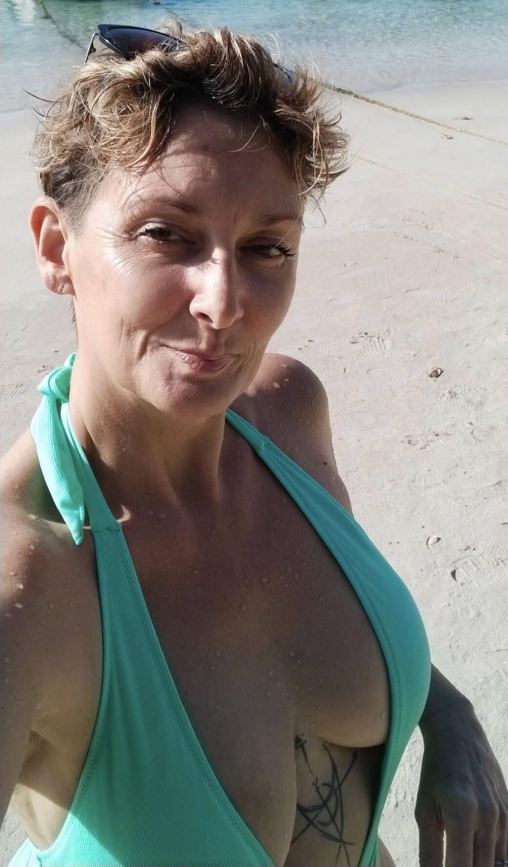 Puta francesa milf tetas grandes krystel bonne milf gros nichons