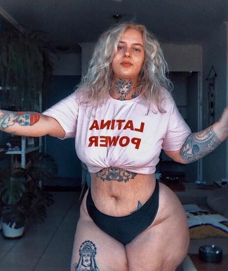 Lulu enorme culo tetas enormes belleza belleza bbw niña tiros mixtos