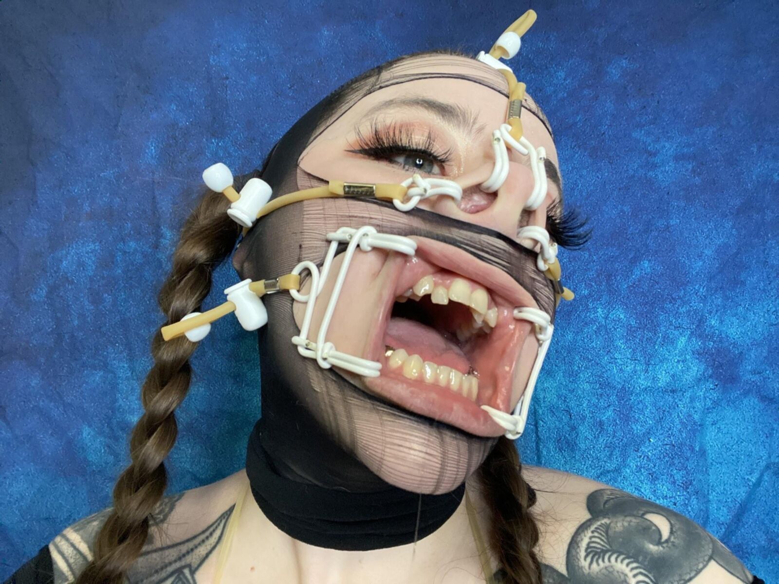 Freshie Big Butt Big Tits Tattooed Revent Anal Girl смешанная горячая S