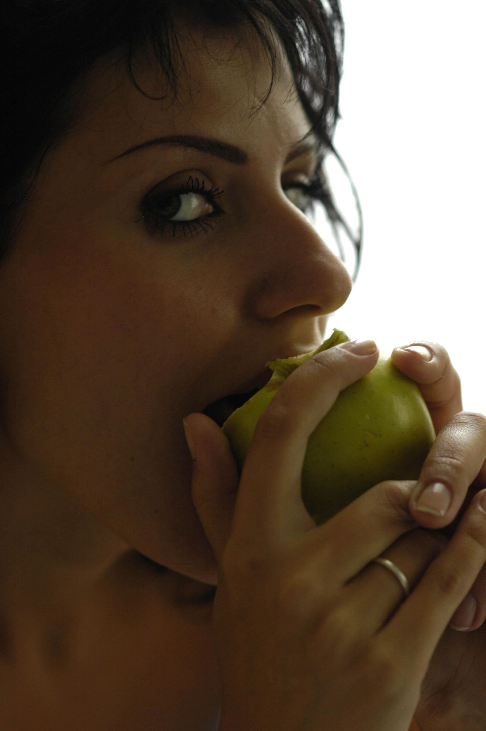 Slastyonoff Anna An Apple,