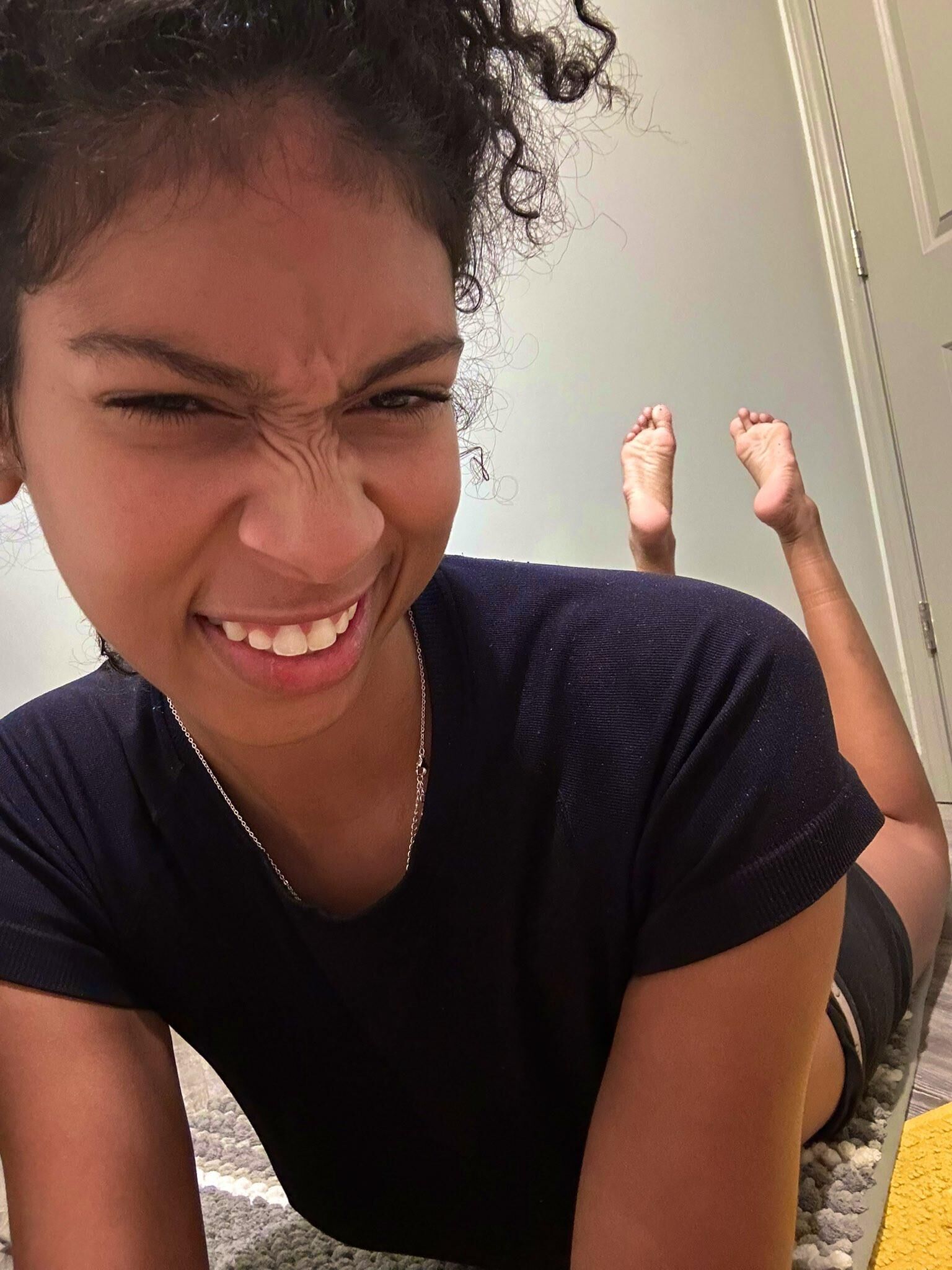 Kira Amazon Füße