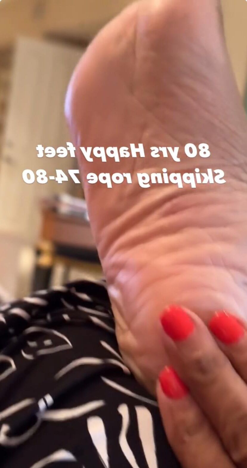 JAHRE ALTES FIT GILF und ihre hübschen Füße