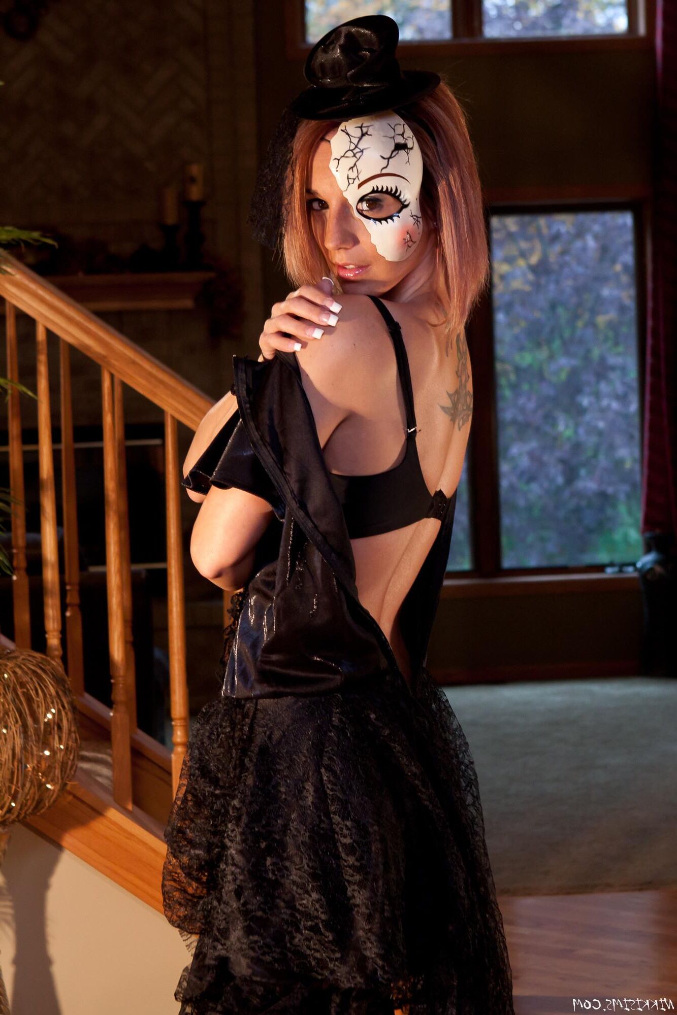 Nikki Sims Feliz Halloween