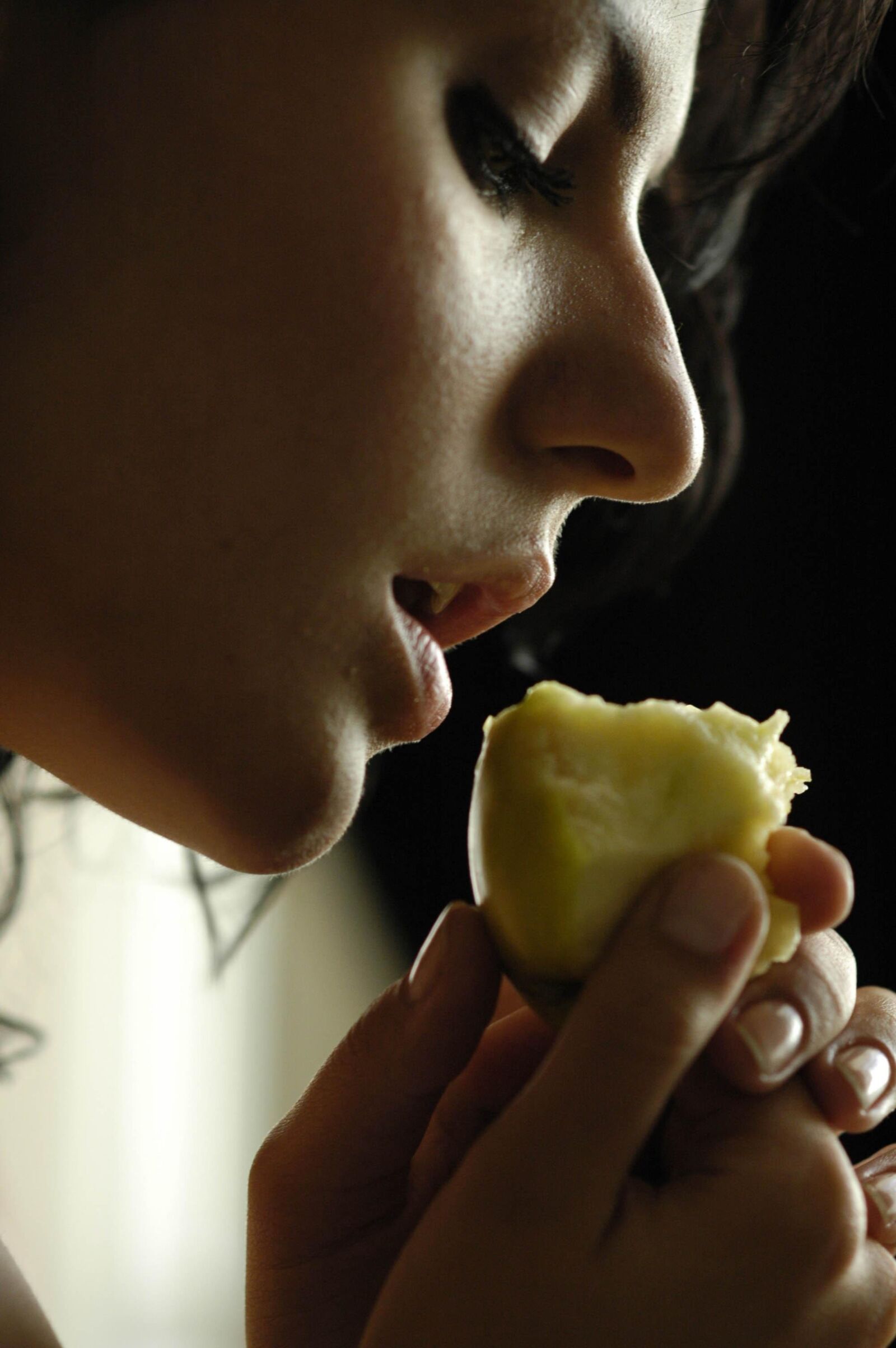 Slastyonoff Anna An Apple,