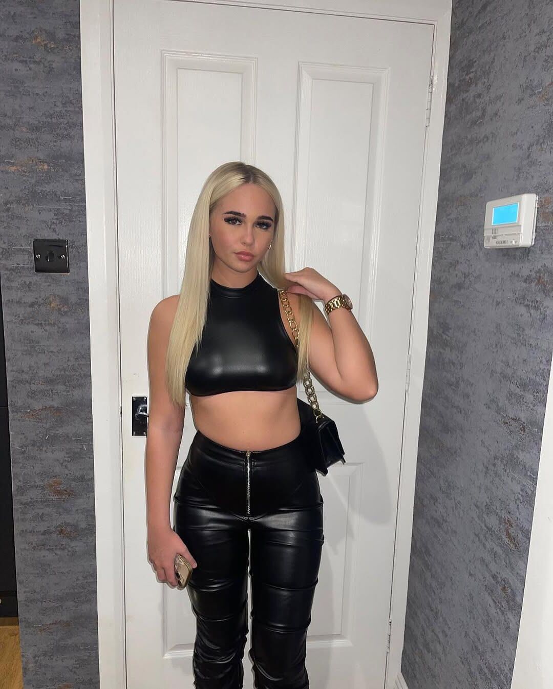 Slutty Tns in wet looks and leather outfits