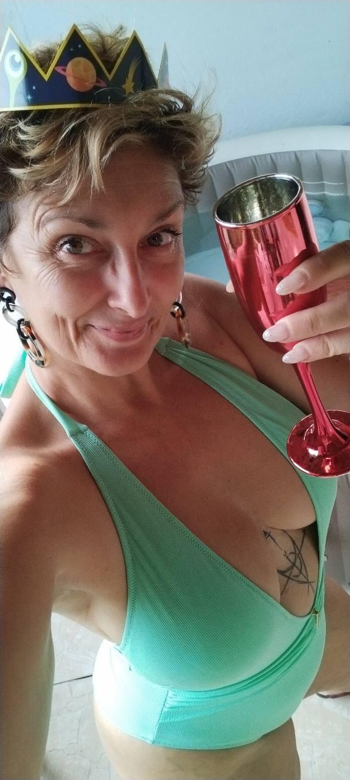 Puta francesa milf tetas grandes krystel bonne milf gros nichons