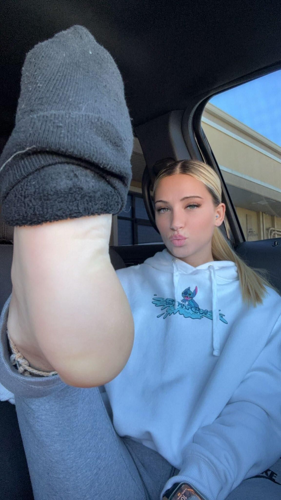 Queen J Blonde Dom