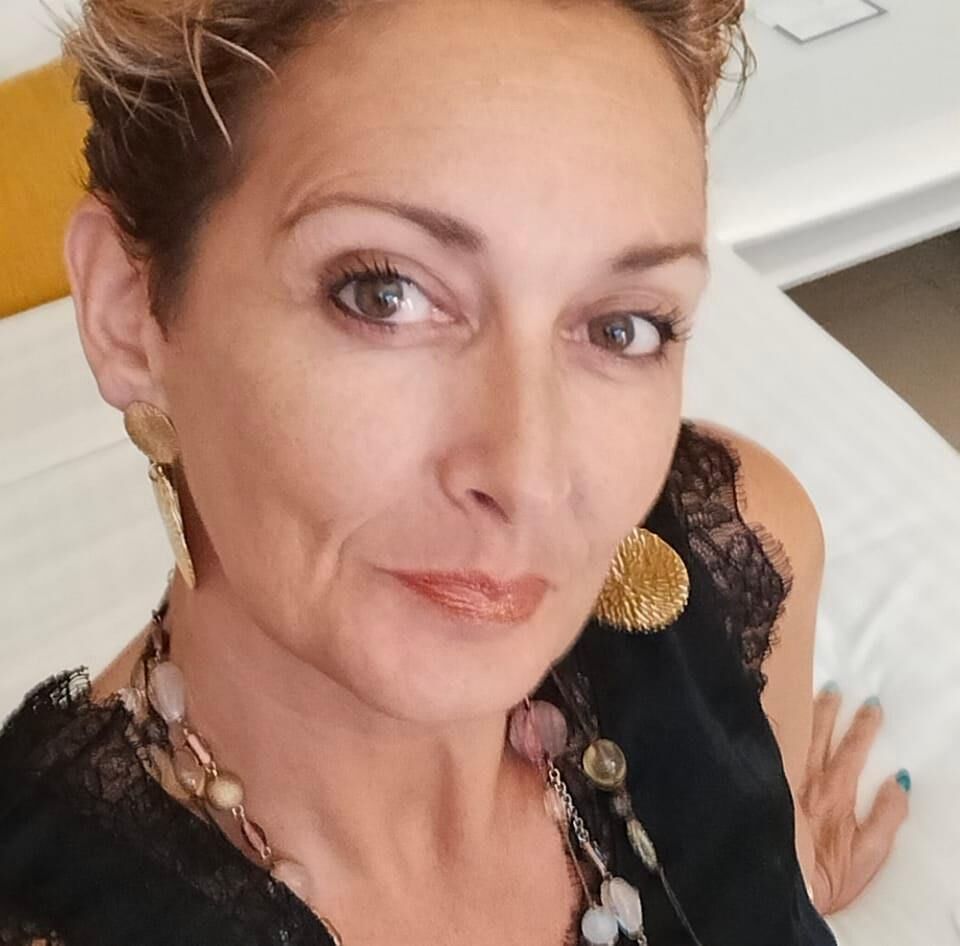 Puta francesa milf tetas grandes krystel bonne milf gros nichons