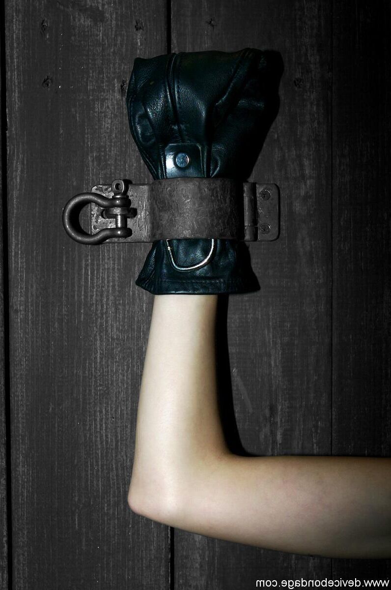 Modelo de bondage de Miss Kitty