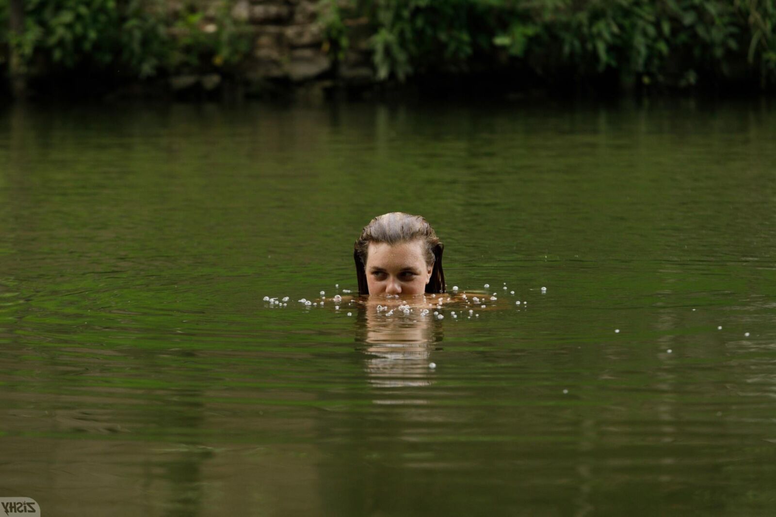 Gabbie Carter en Goneaway Lake