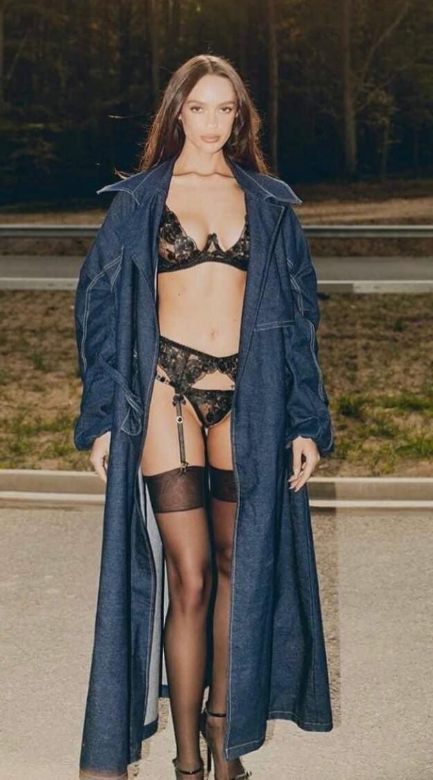 Mezcla de lencería y bikini