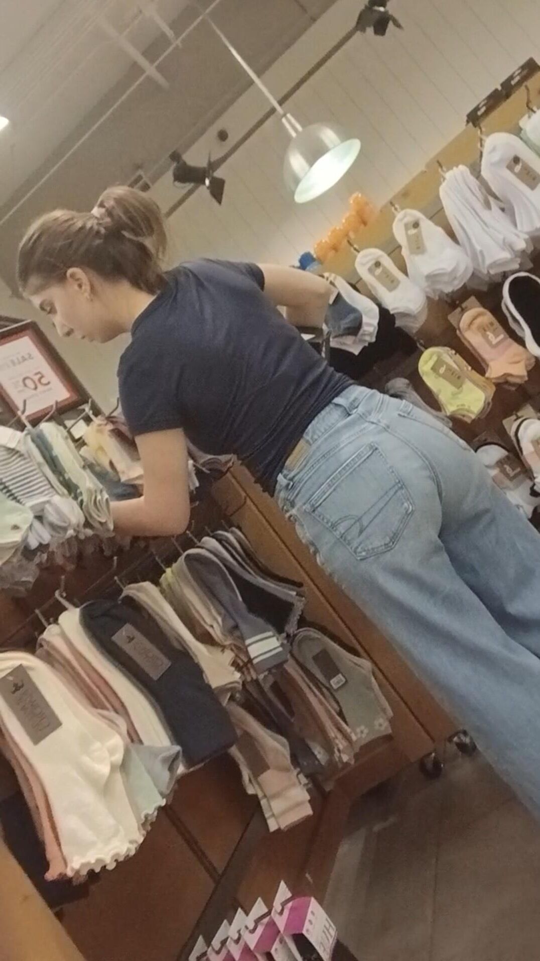 Jeans et pantalons serrés candides