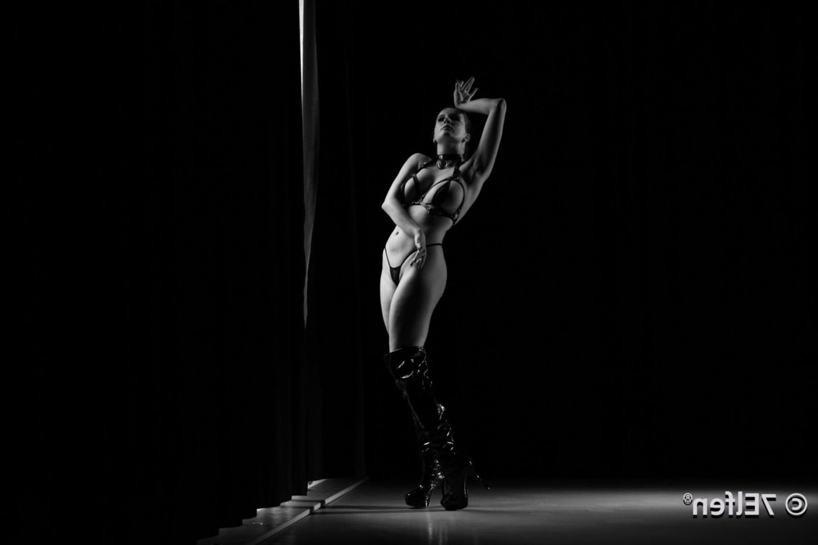 Julia R@MM Hot Hot Hall Tall Redhead