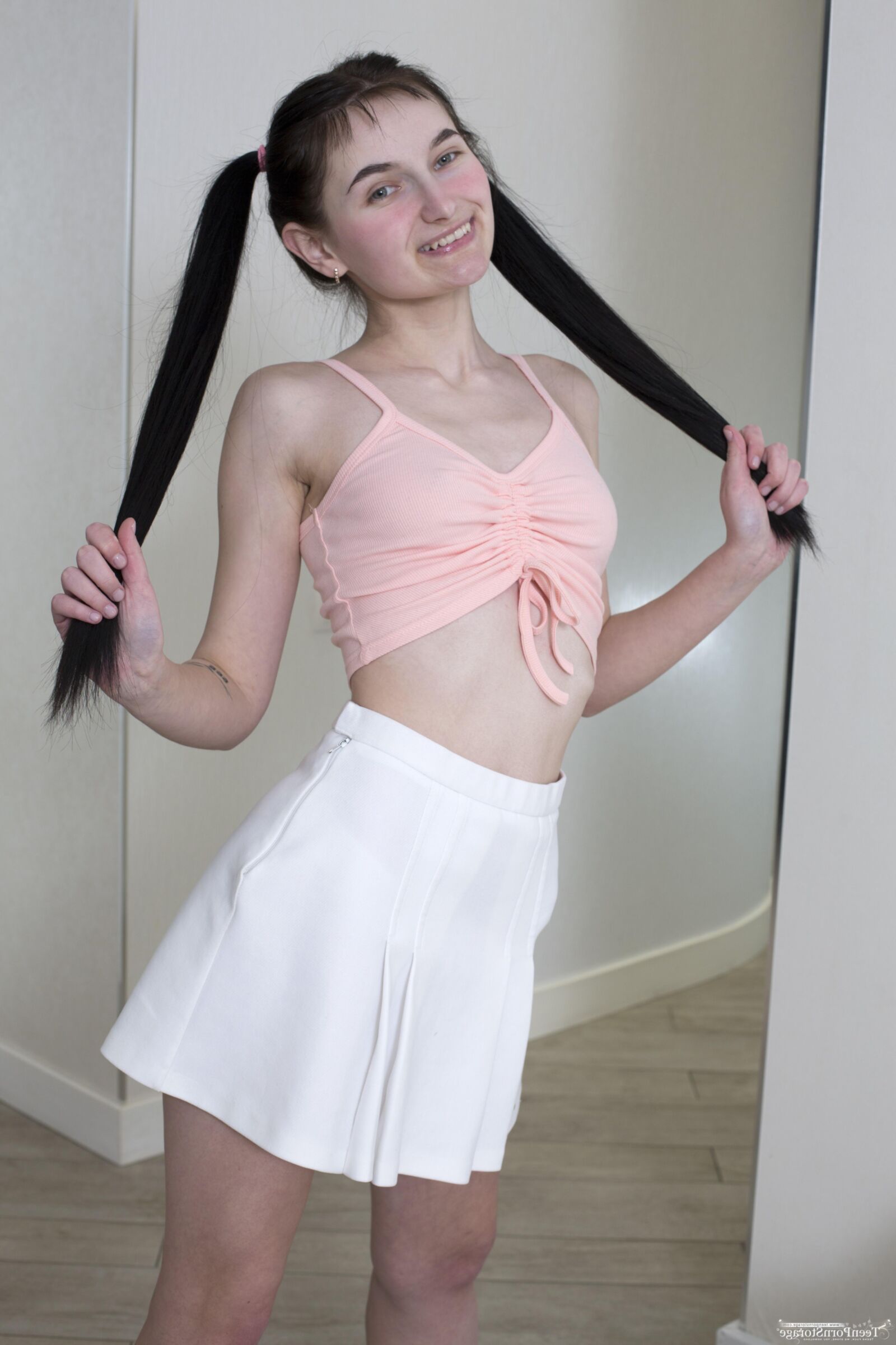 Teenpornstorage Frederica Play Squash